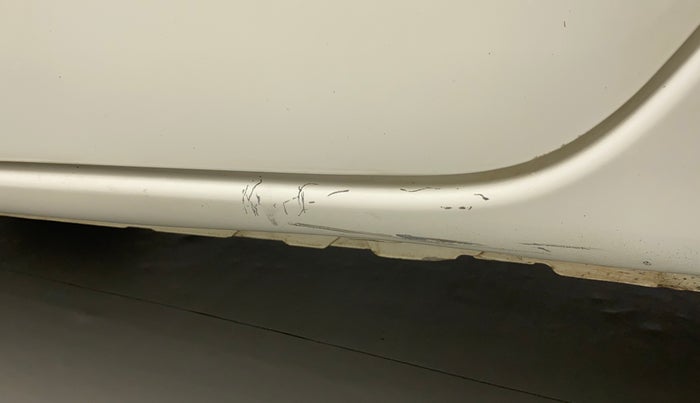 2011 Toyota Etios G, Petrol, Manual, 88,478 km, Left running board - Minor scratches