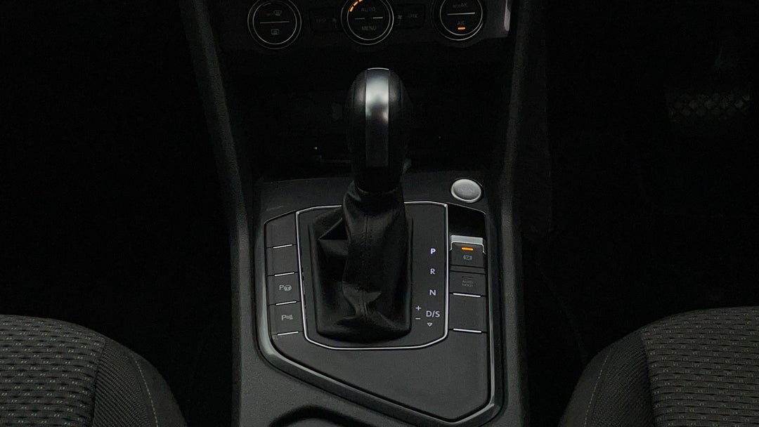 2020 Volkswagen Tiguan Allspace 110 Tsi Comfortline, Automatic, 85050 km, Gear Lever 