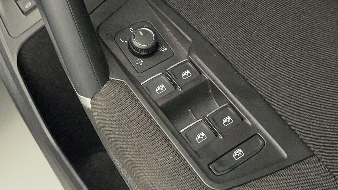 2020 Volkswagen Tiguan Allspace 110 Tsi Comfortline, Automatic, 85050 km, Drivers Side Door Panel Controls