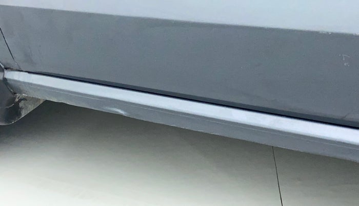 2018 Volkswagen Ameo HIGHLINE PLUS 1.0L 16 ALLOY, Petrol, Manual, 60,417 km, Left running board - Slightly dented