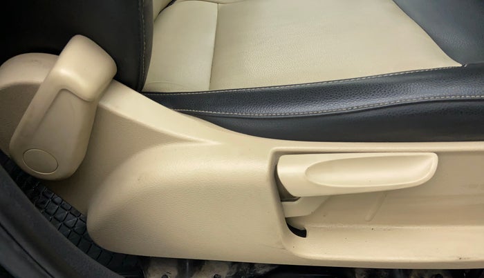2018 Volkswagen Ameo HIGHLINE PLUS 1.0L 16 ALLOY, Petrol, Manual, 60,417 km, Driver Side Adjustment Panel
