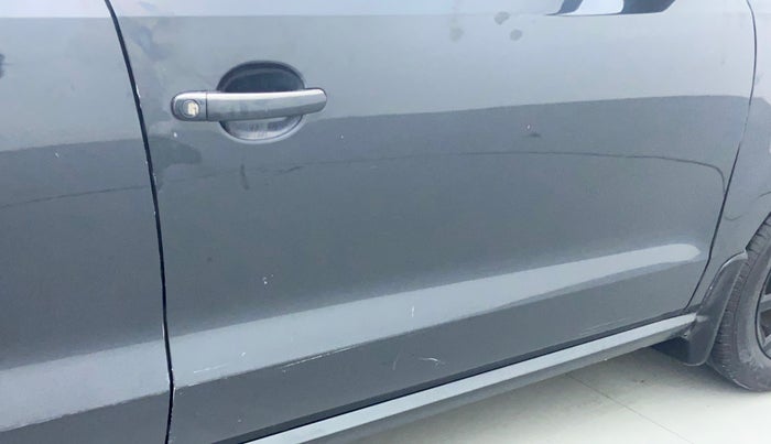 2018 Volkswagen Ameo HIGHLINE PLUS 1.0L 16 ALLOY, Petrol, Manual, 60,417 km, Driver-side door - Minor scratches