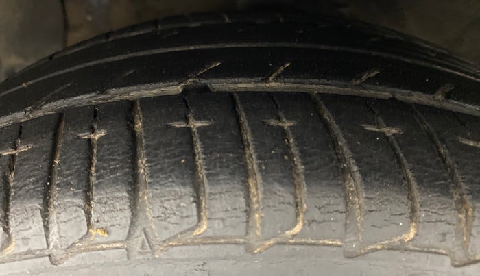 2015 Hyundai Xcent SX AT 1.2 OPT, Petrol, Automatic, 58,467 km, Left Front Tyre Tread