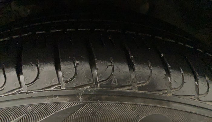 2018 Hyundai Creta SX AT 1.6 DIESEL, Diesel, Automatic, 1,07,583 km, Left Front Tyre Tread