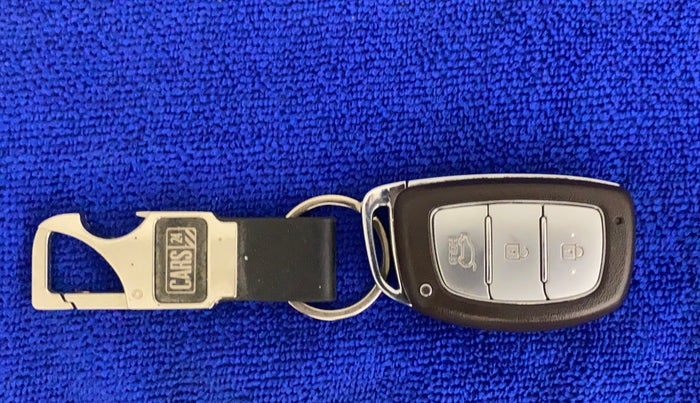 2018 Hyundai Creta SX AT 1.6 DIESEL, Diesel, Automatic, 1,07,583 km, Key Close Up