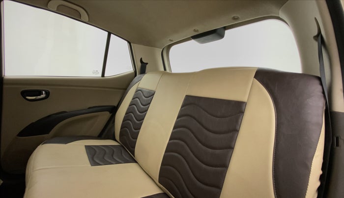 2012 Hyundai i10 MAGNA 1.2 KAPPA2, CNG, Manual, 93,932 km, Right Side Rear Door Cabin