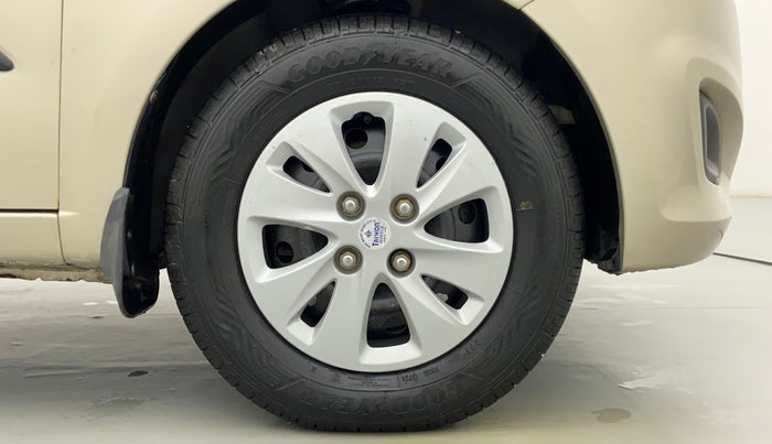 2012 Hyundai i10 MAGNA 1.2 KAPPA2, CNG, Manual, 93,932 km, Right Front Wheel