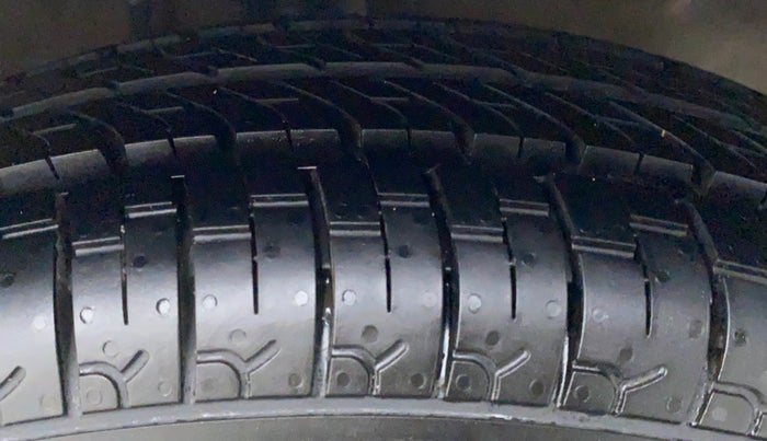 2018 Maruti Alto 800 LXI, Petrol, Manual, 65,451 km, Right Rear Tyre Tread