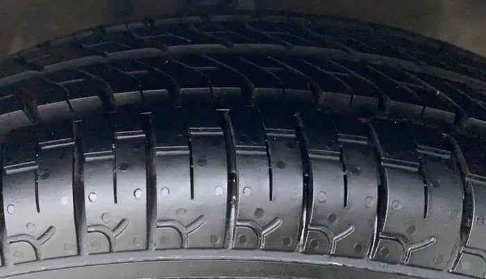 2018 Maruti Alto 800 LXI, Petrol, Manual, 65,451 km, Right Front Tyre Tread