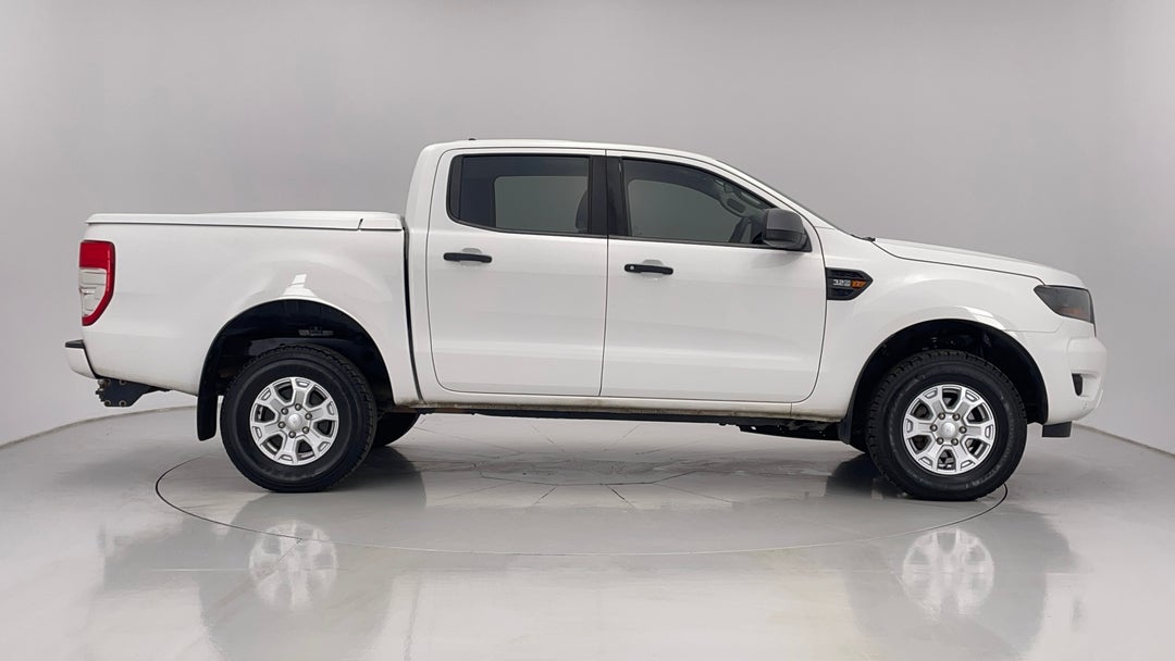 2020 Ford Ranger Xls 3.2 (4x4), Automatic, 120009 km, Right Side View