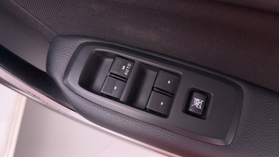 2020 Ford Ranger Xls 3.2 (4x4), Automatic, 120009 km, Drivers Side Door Panel Controls