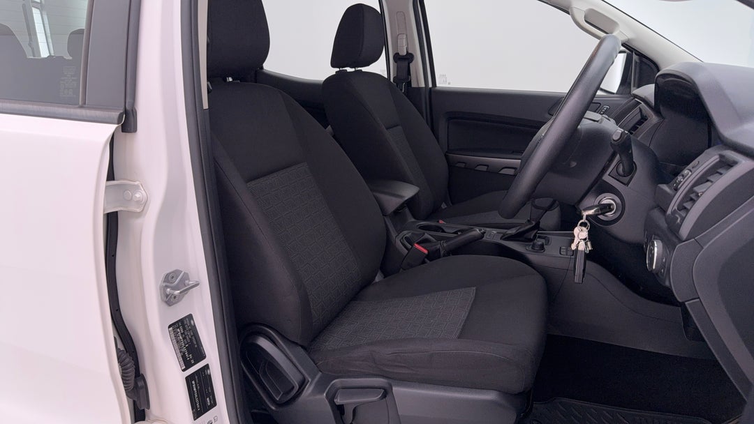 2020 Ford Ranger Xls 3.2 (4x4), Automatic, 120009 km, Right Side Front Door Cabin View