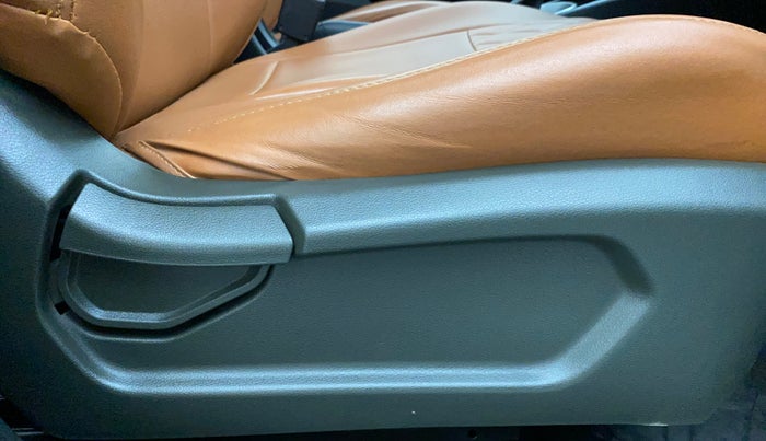 2019 Hyundai VENUE S 1.0 TURBO DCT, Petrol, Automatic, 38,010 km, Driver Side Adjustment Panel