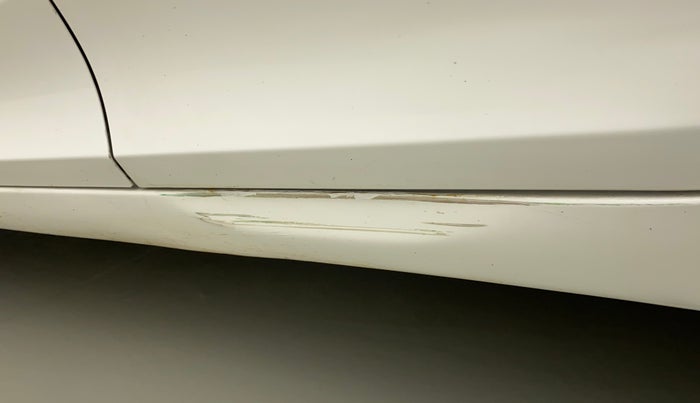 2015 Hyundai Eon SPORTZ, Petrol, Manual, 87,809 km, Left running board - Minor scratches