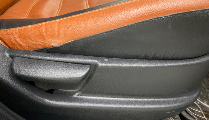 2015 Hyundai Eon SPORTZ, Petrol, Manual, 87,809 km, Driver Side Adjustment Panel