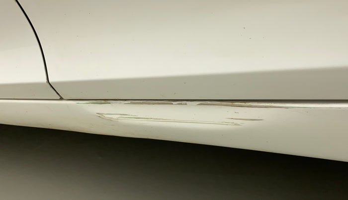 2015 Hyundai Eon SPORTZ, Petrol, Manual, 87,809 km, Left running board - Slightly dented