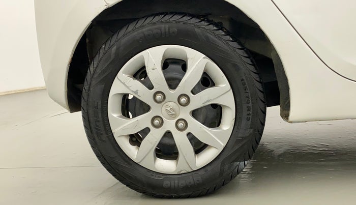 2015 Hyundai Eon SPORTZ, Petrol, Manual, 87,809 km, Right Rear Wheel