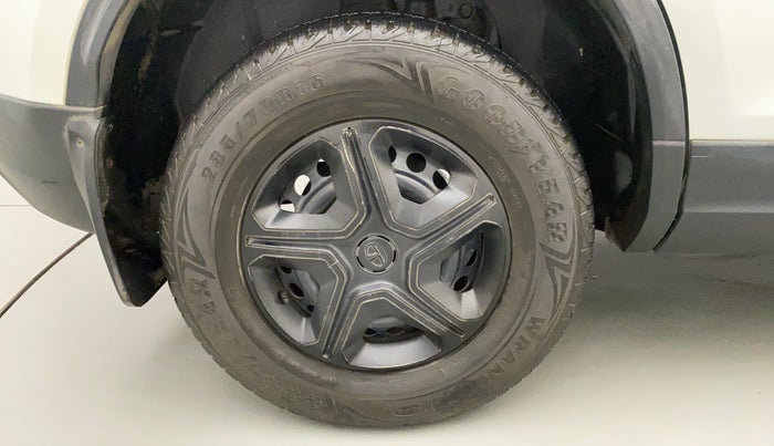 2019 Tata Harrier XM 2.0L KRYOTEC, Diesel, Manual, 65,523 km, Right Rear Wheel
