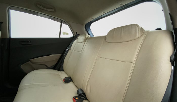 2016 Hyundai Grand i10 MAGNA 1.2 KAPPA VTVT, Petrol, Manual, 71,412 km, Right Side Rear Door Cabin
