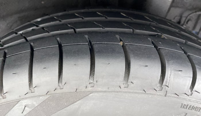 2016 Hyundai Grand i10 SPORTZ 1.2 KAPPA VTVT, Petrol, Manual, 54,043 km, Left Rear Tyre Tread