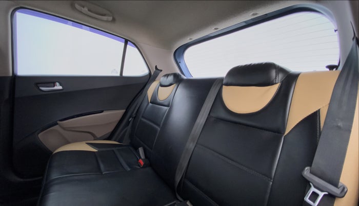 2016 Hyundai Grand i10 SPORTZ 1.2 KAPPA VTVT, Petrol, Manual, 54,043 km, Right Side Rear Door Cabin