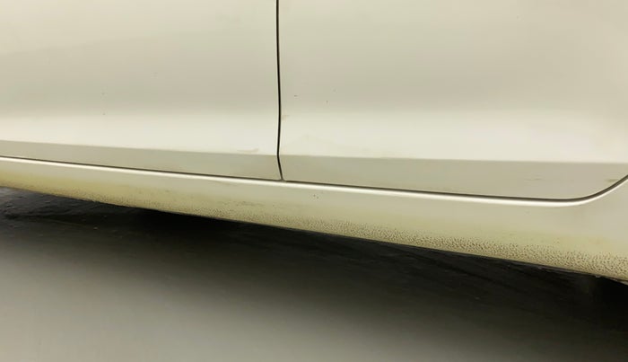 2017 Maruti Swift LXI (O), Petrol, Manual, 3,822 km, Left running board - Minor scratches