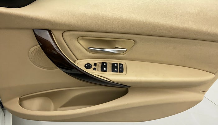 2015 BMW 3 Series 320D, Diesel, Automatic, 35,591 km, Driver Side Door Panels Control