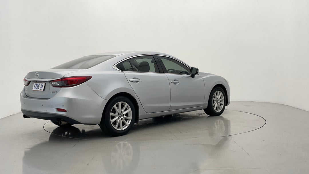 Right Back Diagonal (45- Degree) View