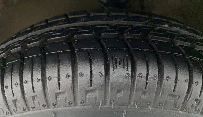 2017 Maruti Alto 800 VXI, Petrol, Manual, 17,541 km, Left Front Tyre Tread