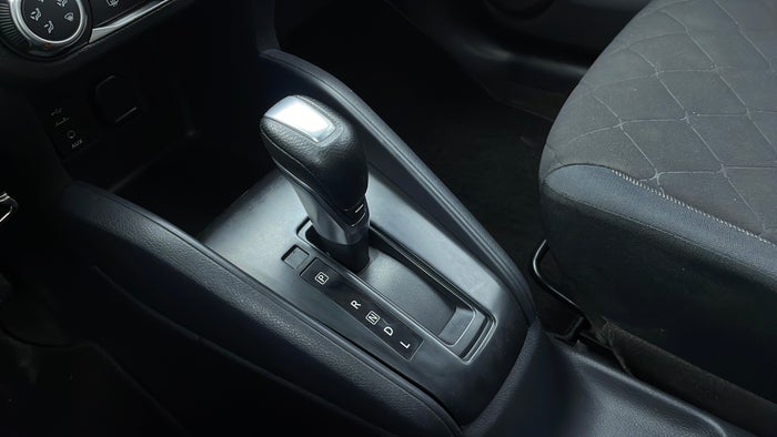 NISSAN KICKS-Gear Lever