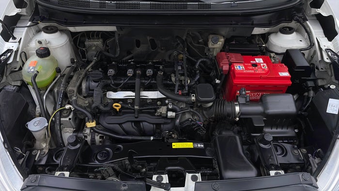 NISSAN KICKS-Engine Bonet View