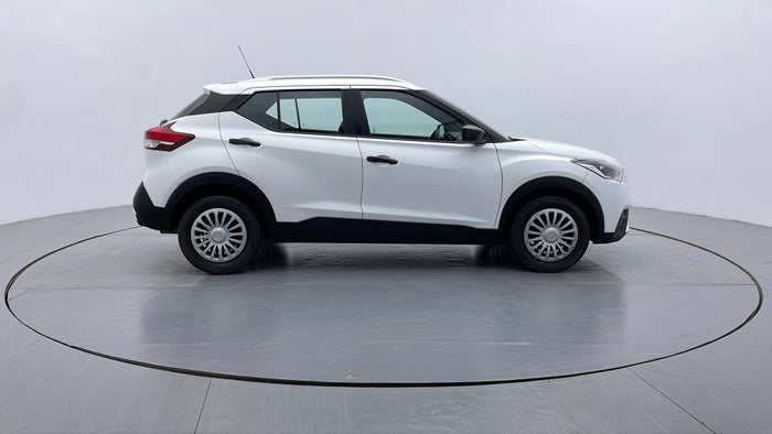 NISSAN KICKS-Right Side View