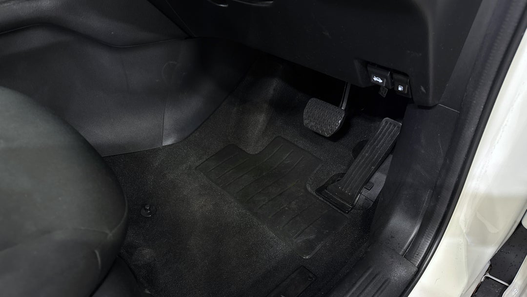 2023 Mazda CX-5 G20 Maxx (FWD), Automatic, 46622 km, Pedals and Footmat