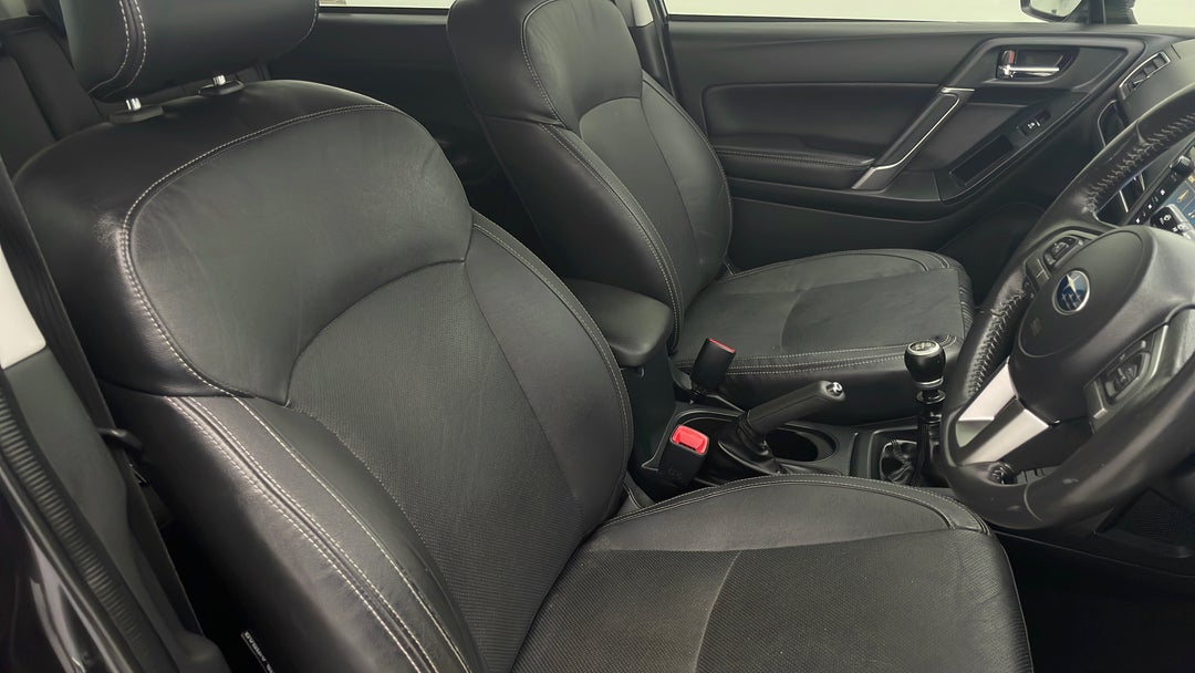 2016 Subaru Forester 2.0d-s, Manual, 116827 km, Right Side Front Door Cabin View