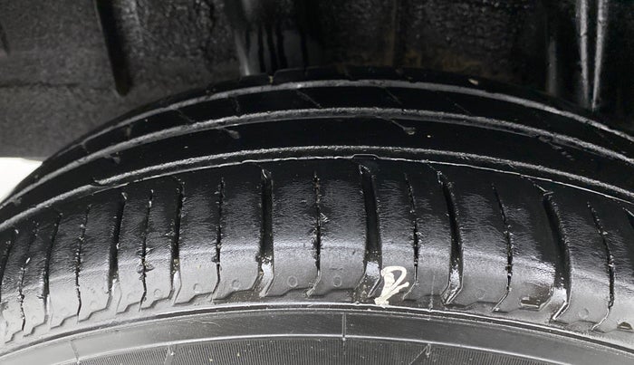 2019 Renault TRIBER RXZ, Petrol, Manual, 19,291 km, Right Rear Tyre Tread