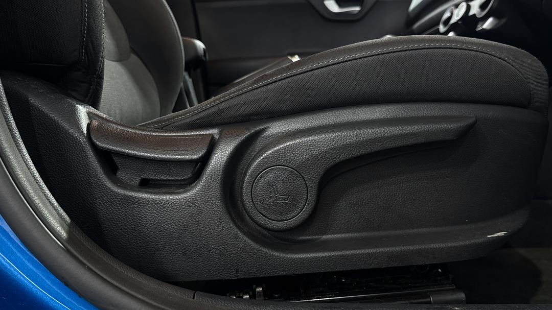 2022 Kia Rio Sport, Automatic, 47762 km, Drivers Side Adjustment Panel