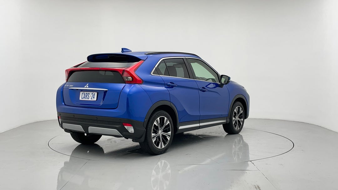 Right Back Diagonal (45- Degree) View