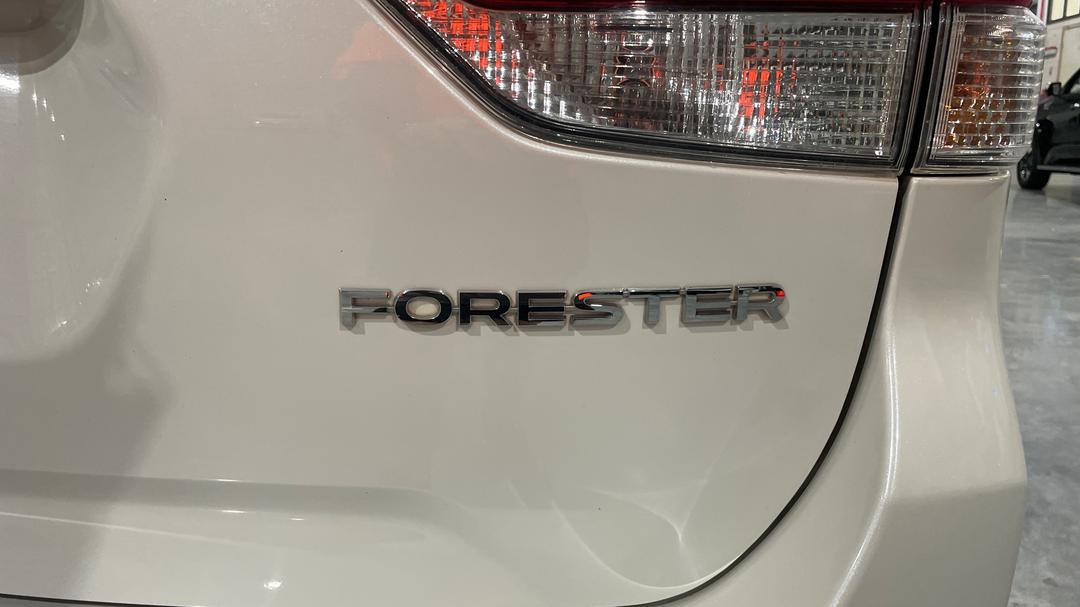 2023 Subaru Forester 2.5i (AWD), Automatic, 33886 km, Badge (Boot Right Side)
