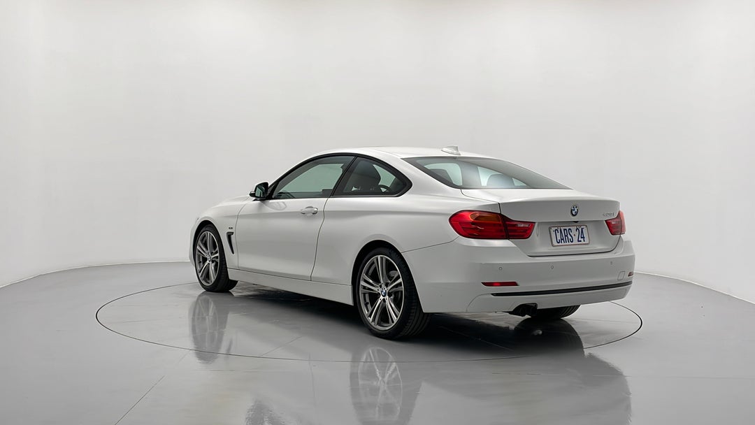 Left Back Diagonal (45- Degree) View