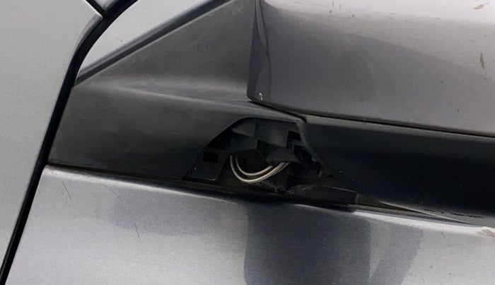 2015 Toyota Etios Liva GD, Diesel, Manual, 90,628 km, Left rear-view mirror - Cover has minor damage
