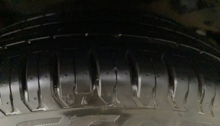 2015 Honda Jazz 1.2L I-VTEC V AT, Petrol, Automatic, 69,534 km, Left Front Tyre Tread