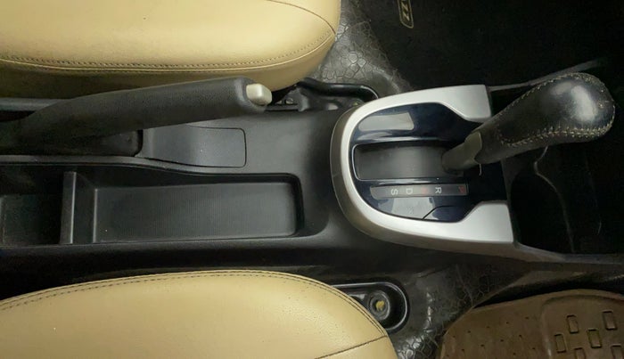2015 Honda Jazz 1.2L I-VTEC V AT, Petrol, Automatic, 69,534 km, Gear Lever