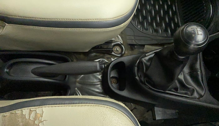 2011 Toyota Etios G, Petrol, Manual, 87,219 km, Gear Lever