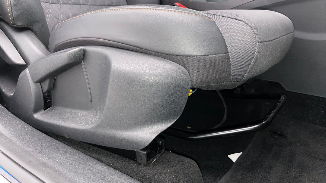 2024 MG Mg3 Essence, Automatic, 3028 km, Drivers Side Adjustment Panel