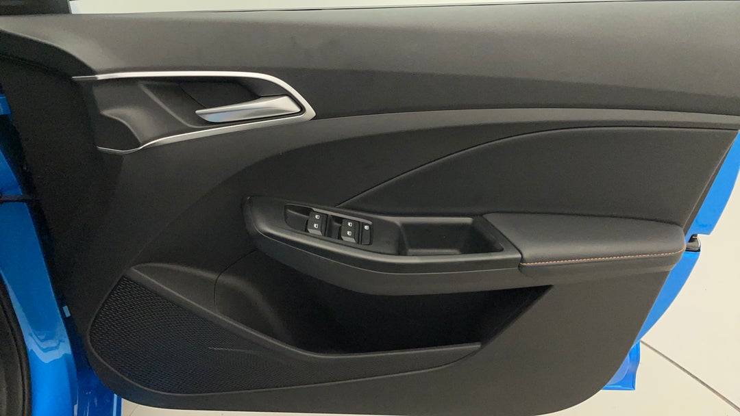 2024 MG Mg3 Essence, Automatic, 3028 km, Speaker View