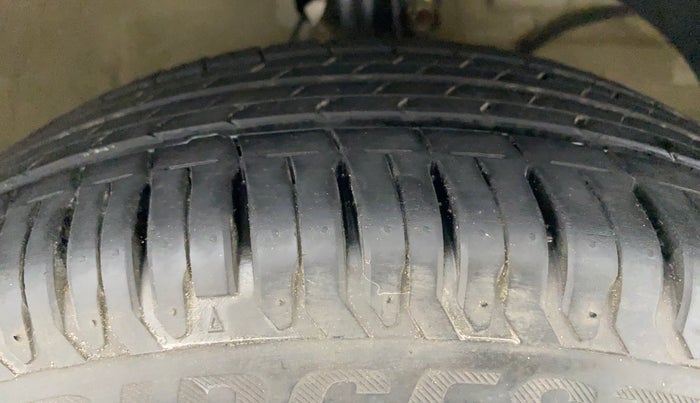 2019 Maruti Ertiga VXI SHVS, Petrol, Manual, 7,031 km, Right Front Tyre Tread