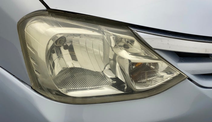 2011 Toyota Etios G, Petrol, Manual, 44,432 km, Right headlight - Minor scratches