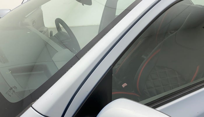 2011 Toyota Etios G, Petrol, Manual, 44,432 km, Left A pillar - Paint is slightly faded