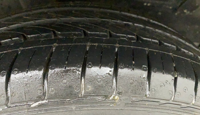 2011 Toyota Etios G, Petrol, Manual, 44,432 km, Right Rear Tyre Tread