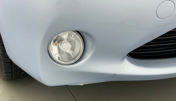 2011 Toyota Etios G, Petrol, Manual, 44,432 km, Right fog light - Not fixed properly
